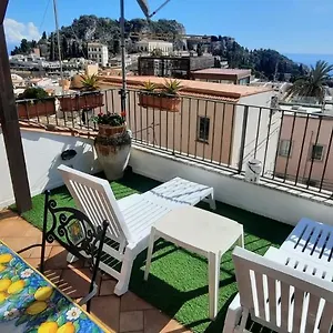 https://casa-gio-taormina.taorminaitalyhotels.com