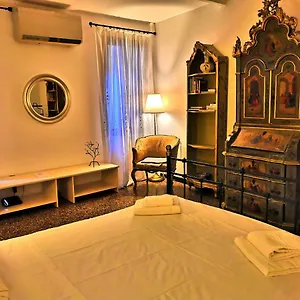 Apartment Ruga Giuffa, Venice
