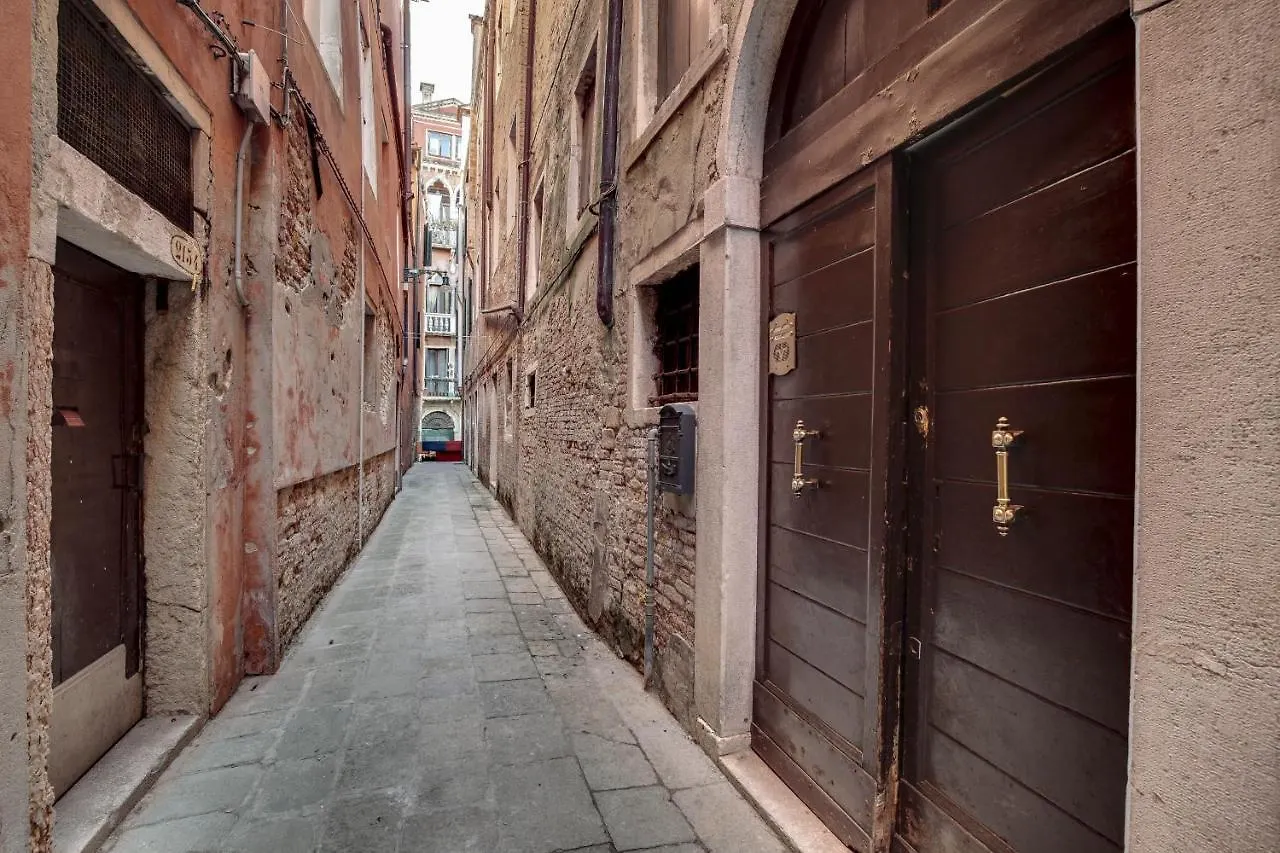 Canal View Suite In Rialto By Wonderful Italy Venice
